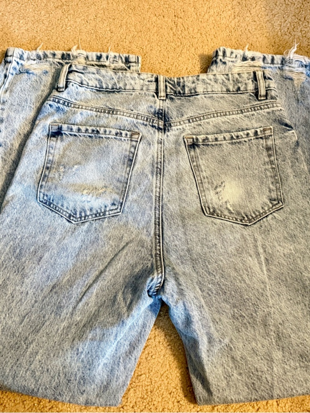 High-Rise Light Blue Washed Flare Jeans - Wide Leg - Picture 3 of 4